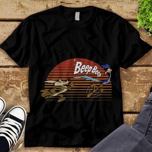 Looney Tunes Wile E Coyote & Road Runner Sunset T-Shirt Unisex Tee Adult T-shirt
